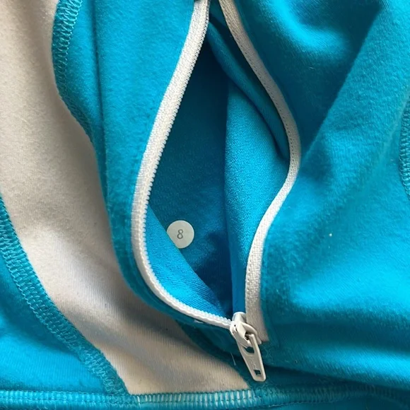 Lululemon hooded in stride jacket size 8 - Picture 3 of 5